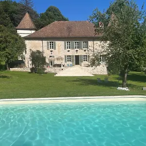 domaine-du-tres-haut.hotels-rhonealpes.com/