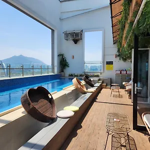 Hound Station Hotel Busan